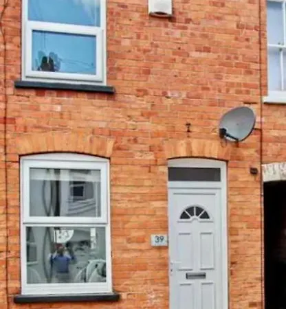 Villa Stylish Uphill Townhouse Lincoln Exterior foto