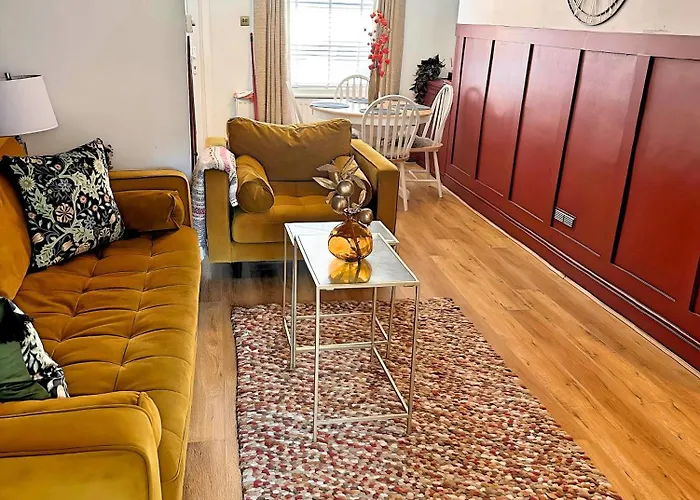 Stylish Uphill Townhouse