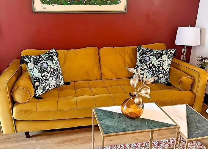 Stylish Uphill Townhouse